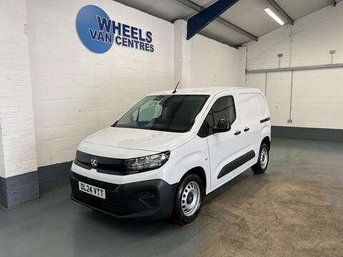 Vauxhall Combo 2.3D HPI 14V 35S 3520 Panel Van 5dr Diesel HiMatic MWB H2 Euro 6 (s/s) (136 ps)