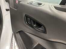 Ford Transit 2.0 350 EcoBlue Leader Luton Van 2dr Diesel Manual FWD L4 Euro 6 (s/s) (130 ps) - U1124
