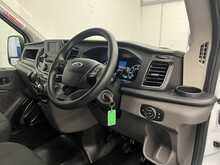 Ford Transit 2.0 350 EcoBlue Leader Luton Van 2dr Diesel Manual FWD L4 Euro 6 (s/s) (130 ps) 2.0 2dr Luton Manual - U1124