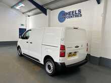 Vauxhall Vivaro 2.0 Turbo D 3100 Dynamic Panel Van 6dr Diesel Manual L1 H1 Euro 6 (s/s) (145 ps) - U1181