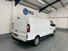 Renault Trafic 2.0 dCi Blue LL30 Advance Panel Van 5dr Diesel Manual L2 H1 Euro 6 (s/s) (130 ps) - U1228