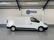 Renault Trafic 2.0 dCi Blue LL30 Advance Panel Van 5dr Diesel Manual L2 H1 Euro 6 (s/s) (130 ps) - U1228