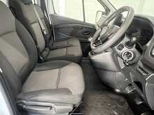 Renault Trafic 2.0 dCi Blue LL30 Advance Panel Van 5dr Diesel Manual L2 H1 Euro 6 (s/s) (130 ps) - U1228