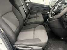 Renault Trafic 2.0 dCi Blue LL30 Advance Panel Van 5dr Diesel Manual L2 H1 Euro 6 (s/s) (130 ps) - U1228