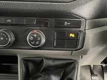 Volkswagen Crafter 2.0 TDI CR35 Commerce Plus Panel Van 5dr Diesel Manual FWD MWB High Roof Euro 6 (s/s) (140 ps) - U1260
