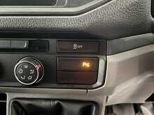 Volkswagen Crafter 2.0 TDI CR35 Commerce Plus Panel Van 5dr Diesel Manual FWD MWB High Roof Euro 6 (s/s) (140 ps) - U1261