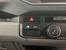 Volkswagen Crafter 2.0 TDI CR35 Commerce Plus Panel Van 5dr Diesel Manual FWD MWB High Roof Euro 6 (s/s) (140 ps) - U1261
