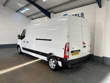 Renault Master 2.3 dCi 35 Advance Panel Van 4dr Diesel Manual FWD LWB Medium Roof Euro 6 (135 ps) - U1263