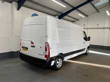 Renault Master 2.3 dCi 35 Advance Panel Van 4dr Diesel Manual FWD LWB Medium Roof Euro 6 (135 ps) - U1263