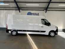 Renault Master 2.3 dCi 35 Advance Panel Van 4dr Diesel Manual FWD LWB Medium Roof Euro 6 (135 ps) - U1263