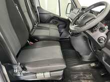 Renault Master 2.3 dCi 35 Advance Panel Van 4dr Diesel Manual FWD LWB Medium Roof Euro 6 (135 ps) - U1263