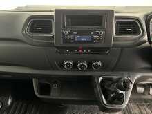 Renault Master 2.3 dCi 35 Advance Panel Van 4dr Diesel Manual FWD LWB Medium Roof Euro 6 (135 ps) - U1263