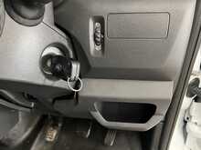 Renault Master 2.3 dCi 35 Advance Panel Van 4dr Diesel Manual FWD LWB Medium Roof Euro 6 (135 ps) - U1263