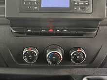 Renault Master 2.3 dCi 35 Advance Panel Van 4dr Diesel Manual FWD LWB Medium Roof Euro 6 (135 ps) - U1263