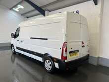 Renault Master 2.3 dCi 35 Advance Panel Van 4dr Diesel Manual FWD LWB Medium Roof Euro 6 (135 ps) - U1263
