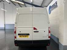 Renault Master 2.3 dCi 35 Advance Panel Van 4dr Diesel Manual FWD LWB Medium Roof Euro 6 (135 ps) - U1263