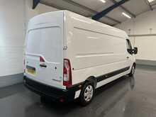 Renault Master 2.3 dCi 35 Advance Panel Van 4dr Diesel Manual FWD LWB Medium Roof Euro 6 (135 ps) - U1263