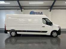 Renault Master 2.3 dCi 35 Advance Panel Van 4dr Diesel Manual FWD LWB Medium Roof Euro 6 (135 ps) - U1263