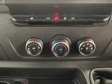 Renault Master 2.3 dCi 35 Advance Panel Van 4dr Diesel Manual FWD LWB Medium Roof Euro 6 (135 ps) - U1263