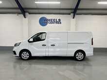 Renault Trafic 2.0 dCi Blue LL30 Extra Panel Van 5dr Diesel Manual L2 H1 Euro 6 (s/s) (130 ps) - U1268