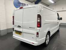 Renault Trafic 2.0 dCi Blue LL30 Extra Panel Van 5dr Diesel Manual L2 H1 Euro 6 (s/s) (130 ps) - U1268