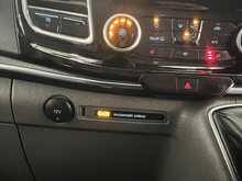 Ford Tourneo Custom 2.0 320 EcoBlue MHEV Titanium Minibus Double Cab 5dr Diesel Manual L2 Euro 6 (s/s) (130 ps) - U1283