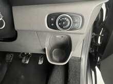 Ford Tourneo Custom 2.0 320 EcoBlue Titanium Minibus Double Cab 5dr Diesel Manual L2 Euro 6 (s/s) (130 ps) - U1285