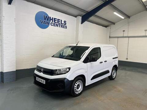 Vauxhall Combo 2.3D HPI 14V 35S 3520 Panel Van 5dr Diesel HiMatic MWB H2 Euro 6 (s/s) (136 ps)