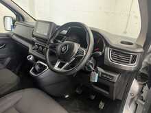 Renault Trafic 2.0 dCi Blue SL28 Sport Panel Van 5dr Diesel Manual L1 H1 Euro 6 (s/s) (150 ps) - U1310