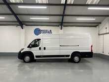 Peugeot Boxer 2.2 BlueHDi 435 Professional Premium + Panel Van 5dr Diesel Manual L4 High Roof Euro 6 (s/s) (140 - U1358