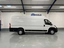 Peugeot Boxer 2.2 BlueHDi 435 Professional Premium + Panel Van 5dr Diesel Manual L4 High Roof Euro 6 (s/s) (140 - U1358