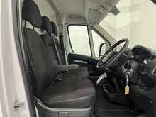 Peugeot Boxer 2.2 BlueHDi 435 Professional Premium + Panel Van 5dr Diesel Manual L4 High Roof Euro 6 (s/s) (140 - U1358