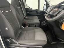 Iveco Daily D HPI 14V 35S 3750 2.3 2dr L4 Dropside Manual Diesel 2.3 2dr Dropside Manual Diesel - U1385