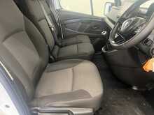 Renault Trafic 2.0 dCi Blue LL30 Business+ Panel Van 5dr Diesel Manual L2 H1 Euro 6 (s/s) (150 ps) - U1390