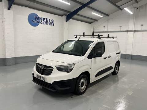 Vauxhall Combo 1.5 Turbo D 2900 Sportive Panel Van 6dr Diesel Manual L2 H1 Euro 6 (s/s) (100 ps)