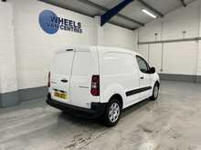 Peugeot Partner 1.6 BlueHDi 854 Professional Panel Van 5dr Diesel Manual L1 (112 g/km, 97.64 bhp) - U1448