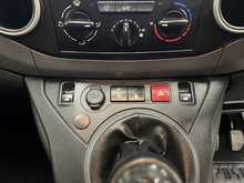 Peugeot Partner 1.6 BlueHDi 854 Professional Panel Van 5dr Diesel Manual L1 (112 g/km, 97.64 bhp) - U1448