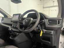 Renault Trafic 2.0 dCi Blue SL28 Business+ Panel Van 5dr Diesel Manual L1 H1 Euro 6 (s/s) (130 ps) - U1453