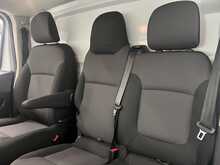 Renault Trafic 2.0 dCi Blue SL28 Business+ Panel Van 5dr Diesel Manual L1 H1 Euro 6 (s/s) (130 ps) - U1453