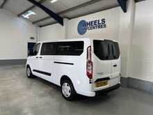 Ford Transit Custom 2.0 320 EcoBlue Trend Kombi Double Cab 5dr Diesel Auto L2 H1 Euro 6 (s/s) (130 ps) 2.0 5dr Minibus - U1494