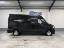Renault Master 2.3 dCi 35 Business+ Panel Van 4dr Diesel Manual FWD MWB Medium Roof Euro 6 (135 ps) - U1504