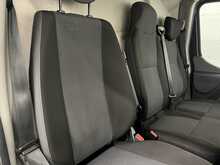 Renault Master 2.3 dCi 35 Business+ Panel Van 4dr Diesel Manual FWD MWB Medium Roof Euro 6 (135 ps) - U1504