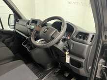 Renault Master 2.3 dCi 35 Business+ Panel Van 4dr Diesel Manual FWD MWB Medium Roof Euro 6 (135 ps) - U1504