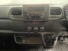 Renault Master 2.3 dCi 35 Business+ Panel Van 4dr Diesel Manual FWD MWB Medium Roof Euro 6 (135 ps) - U1504