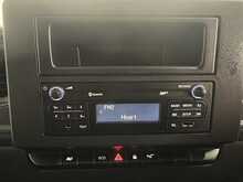Renault Master 2.3 dCi 35 Business+ Panel Van 4dr Diesel Manual FWD MWB Medium Roof Euro 6 (135 ps) - U1504