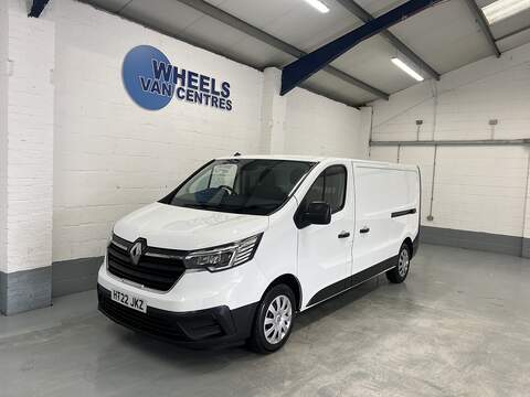 Renault Trafic 2.3 dCi 35 Business Panel Van 4dr Diesel Manual FWD LWB High Roof Euro 6 (135 ps)