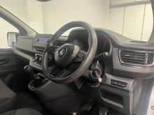 Renault Trafic 2.0 dCi Blue LL30 Business Panel Van 5dr Diesel Manual L2 H1 Euro 6 (s/s) (130 ps) - U1530