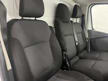 Renault Trafic 2.0 dCi ENERGY 30 Business+ Panel Van 5dr Diesel Manual LWB Standard Roof Euro 6 (s/s) (120 ps) - U1598