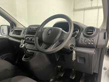 Renault Trafic 2.0 dCi ENERGY 30 Business+ Panel Van 5dr Diesel Manual LWB Standard Roof Euro 6 (s/s) (120 ps) - U1598