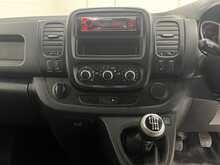 Renault Trafic 2.0 dCi ENERGY 30 Business+ Panel Van 5dr Diesel Manual LWB Standard Roof Euro 6 (s/s) (120 ps) - U1598